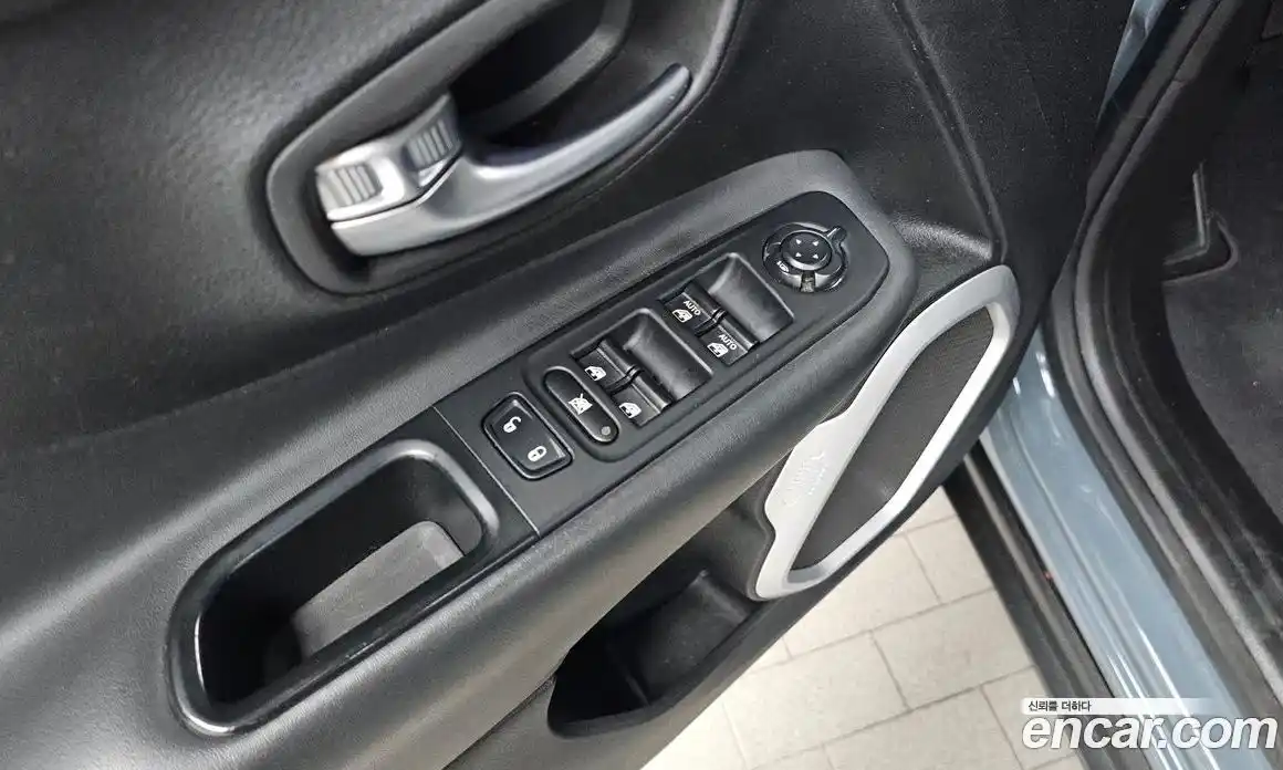 Jeep Renegade 2018 2.4 автомат (гидро), фото 14