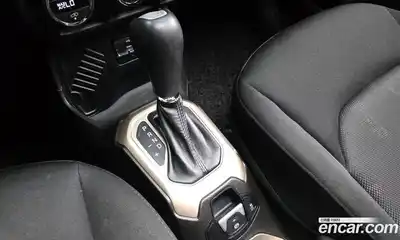 Jeep Renegade 2017 2.4 автомат (гидро), миниатюра 9