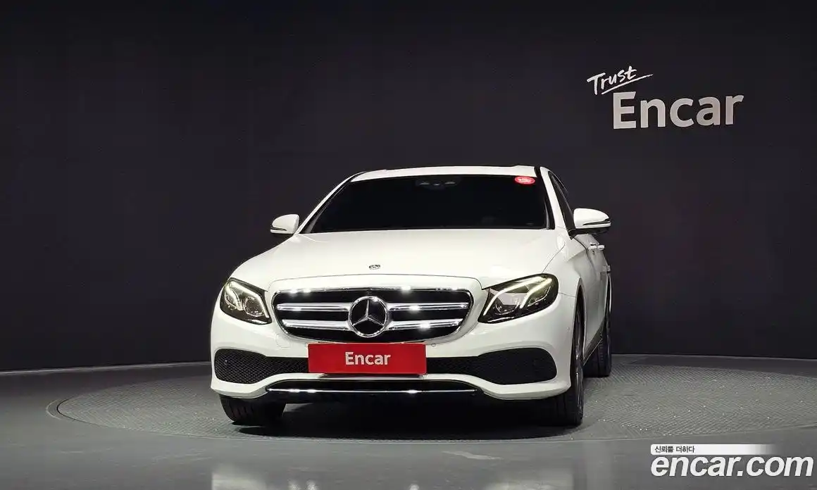 Mercedes-Benz E-Class 2019 2.0 автомат (гидро), фото 3