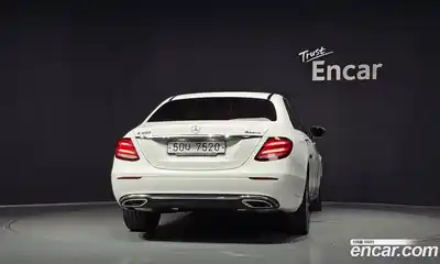 Mercedes-Benz E-Class 2019 2.0 автомат (гидро), миниатюра 4