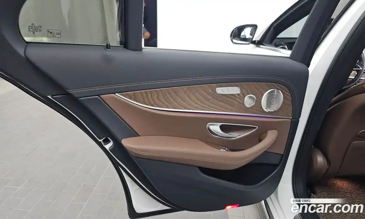 Mercedes-Benz E-Class 2023 1.9 автомат (гидро), фото 15
