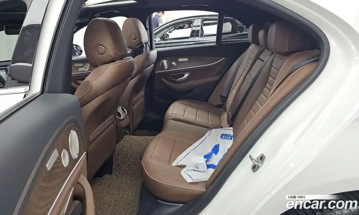 Mercedes-Benz E-Class 2023 1.9 автомат (гидро), фото 16