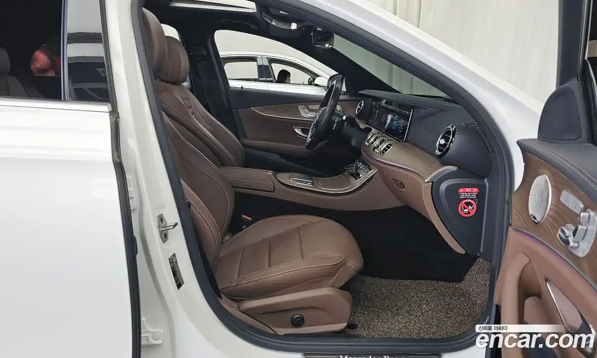 Mercedes-Benz E-Class 2023 1.9 автомат (гидро), фото 17