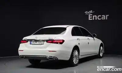 Mercedes-Benz E-Class 2023 1.9 автомат (гидро), миниатюра 2