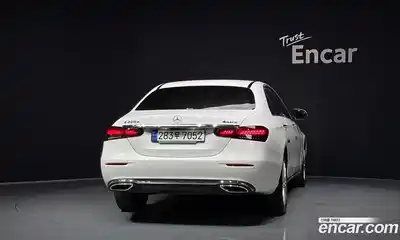 Mercedes-Benz E-Class 2023 1.9 автомат (гидро), миниатюра 4