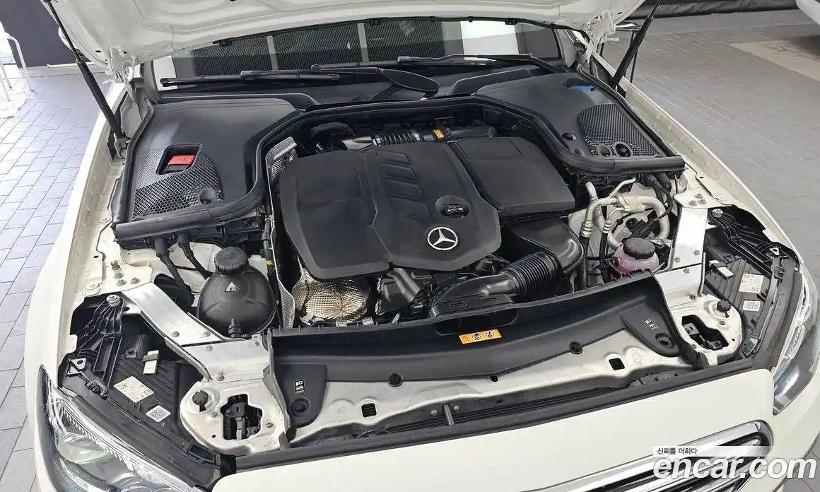 Mercedes-Benz E-Class 2023 1.9 автомат (гидро), фото 6