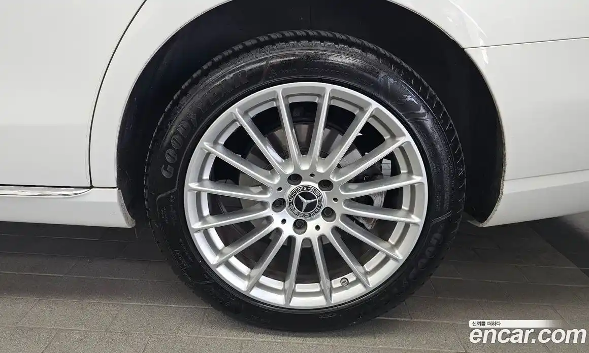 Mercedes-Benz E-Class 2023 1.9 автомат (гидро), фото 7