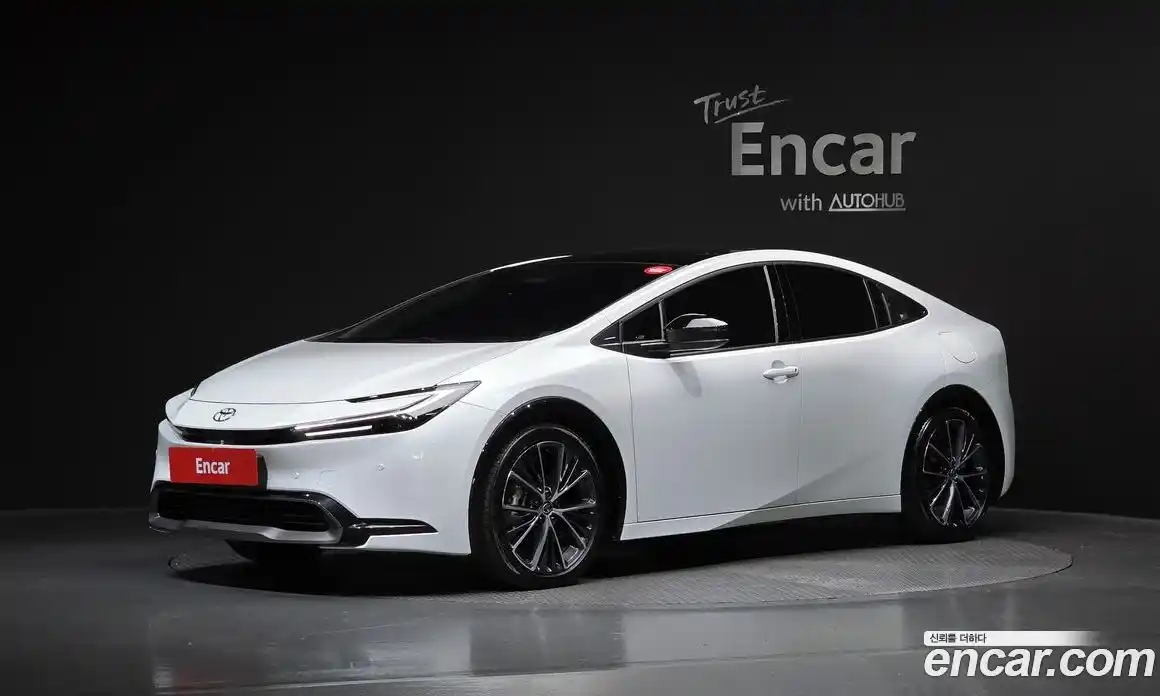Toyota Prius 2024 2.0 автомат (гидро), фото 1 Toyota Prius 2024 2.0 автомат (гидро), фото 1