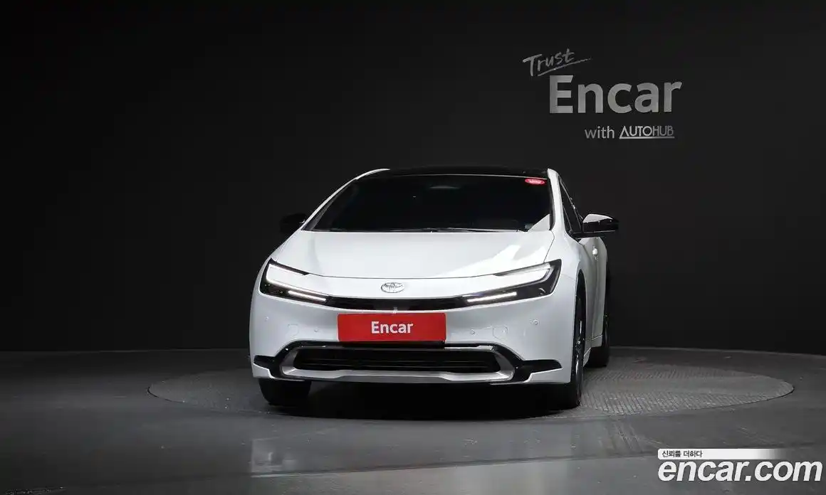 Toyota Prius 2024 2.0 автомат (гидро), фото 3 Toyota Prius 2024 2.0 автомат (гидро), фото 3