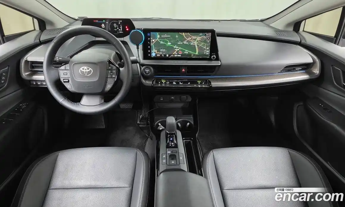Toyota Prius 2024 2.0 автомат (гидро), фото 10 Toyota Prius 2024 2.0 автомат (гидро), фото 10
