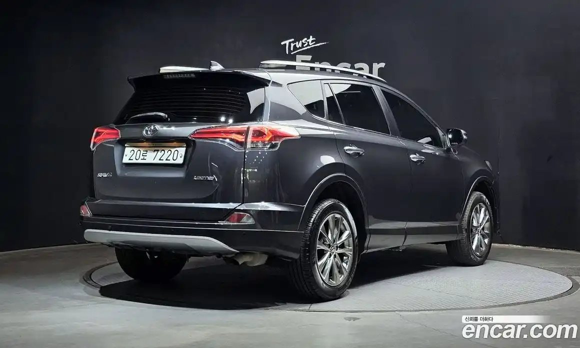 Toyota RAV4 2018 2.5 автомат (гидро), фото 2 Toyota RAV4 2018 2.5 автомат (гидро), фото 2
