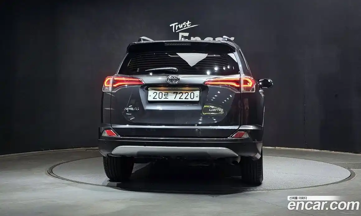 Toyota RAV4 2018 2.5 автомат (гидро), фото 4 Toyota RAV4 2018 2.5 автомат (гидро), фото 4