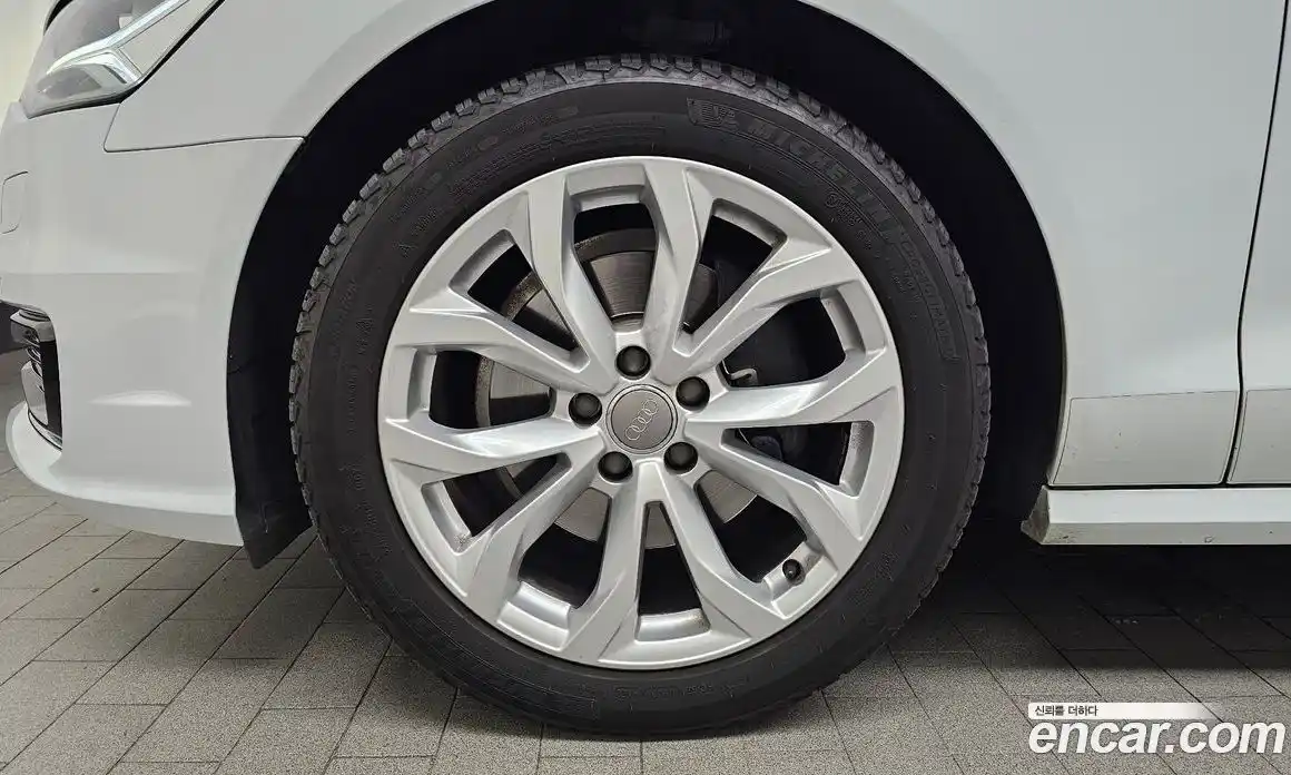 Audi A6 2016 2.0 автомат (гидро), фото 5