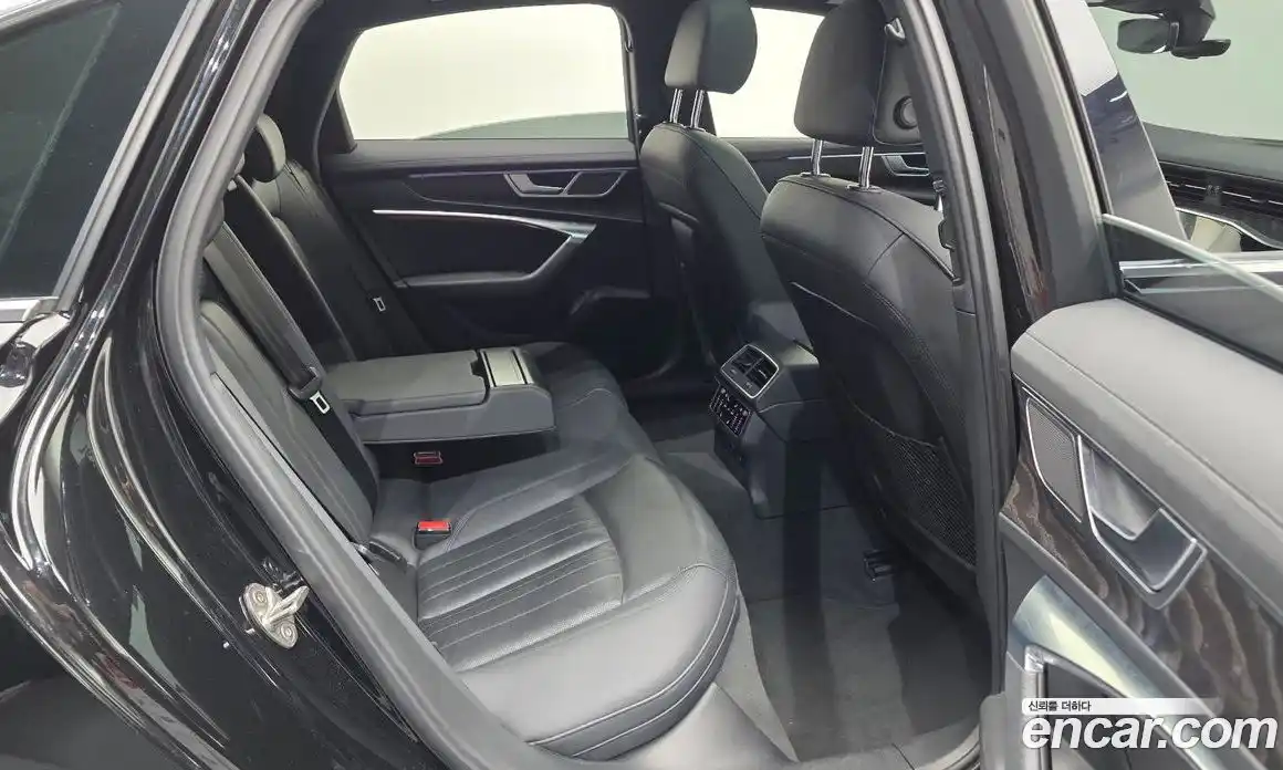 Audi A6 2022 2.0 автомат (гидро), фото 11