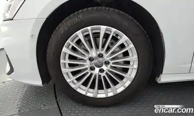 Audi A6 2020 2.0 автомат (гидро), миниатюра 5