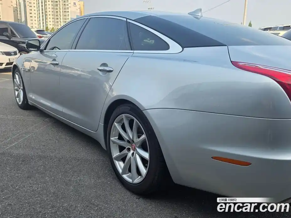 Jaguar XJ 2014 3.0 автомат (гидро), фото 2 Jaguar XJ 2014 3.0 автомат (гидро), фото 2