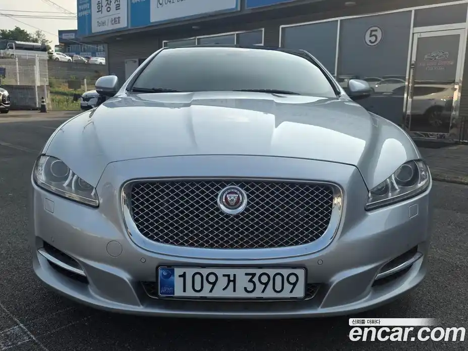 Jaguar XJ 2014 3.0 автомат (гидро), фото 3 Jaguar XJ 2014 3.0 автомат (гидро), фото 3