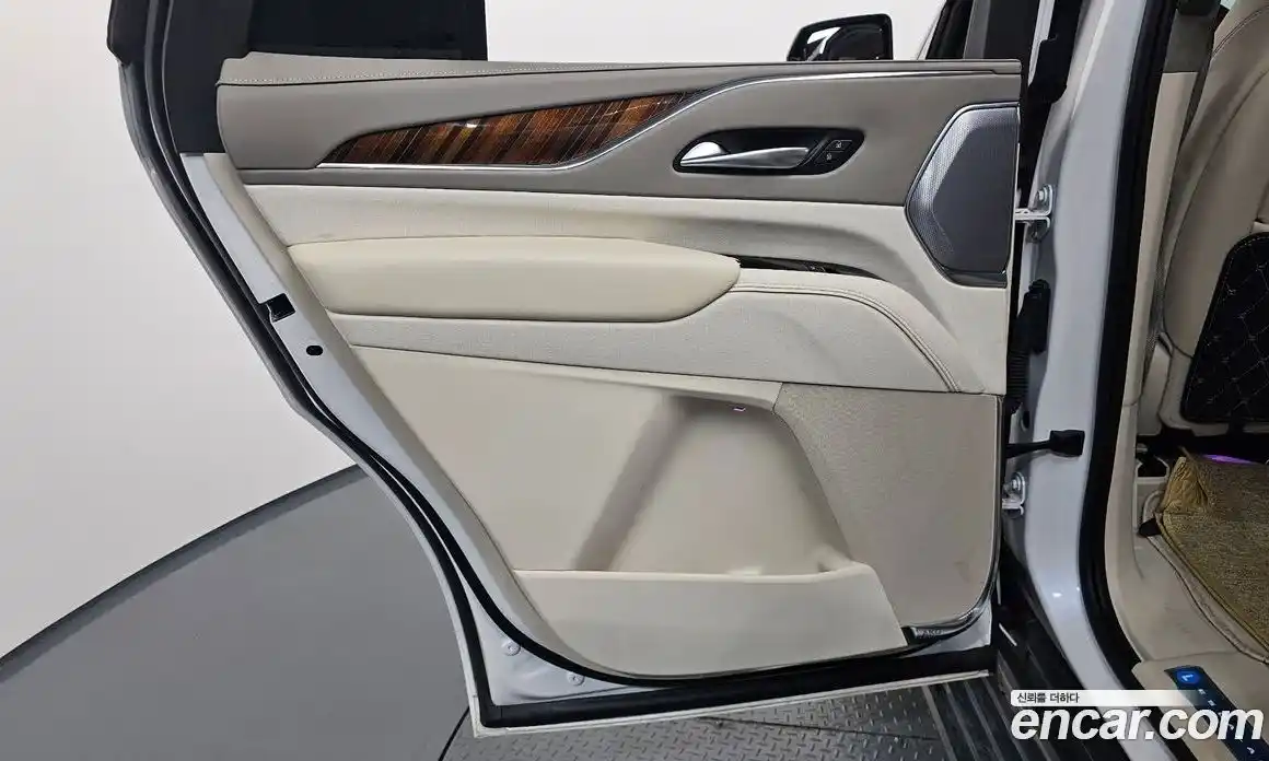 Cadillac Escalade 2023 6.2 автомат (гидро), фото 15 Cadillac Escalade 2023 6.2 автомат (гидро), фото 15