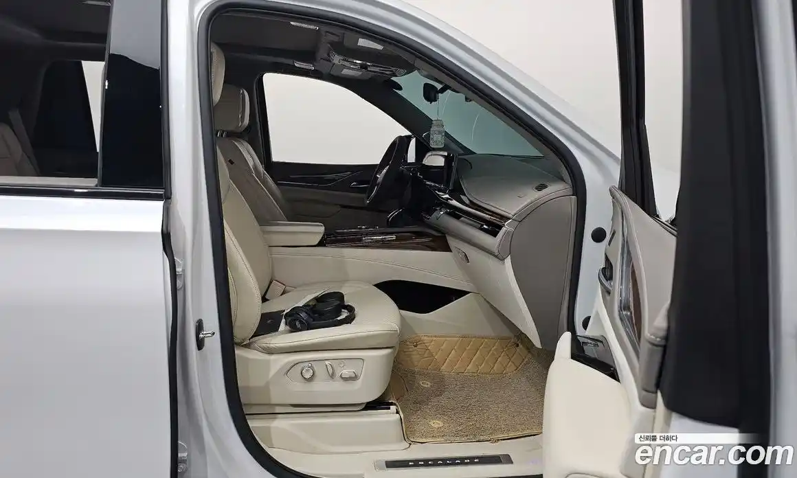 Cadillac Escalade 2023 6.2 автомат (гидро), фото 16 Cadillac Escalade 2023 6.2 автомат (гидро), фото 16