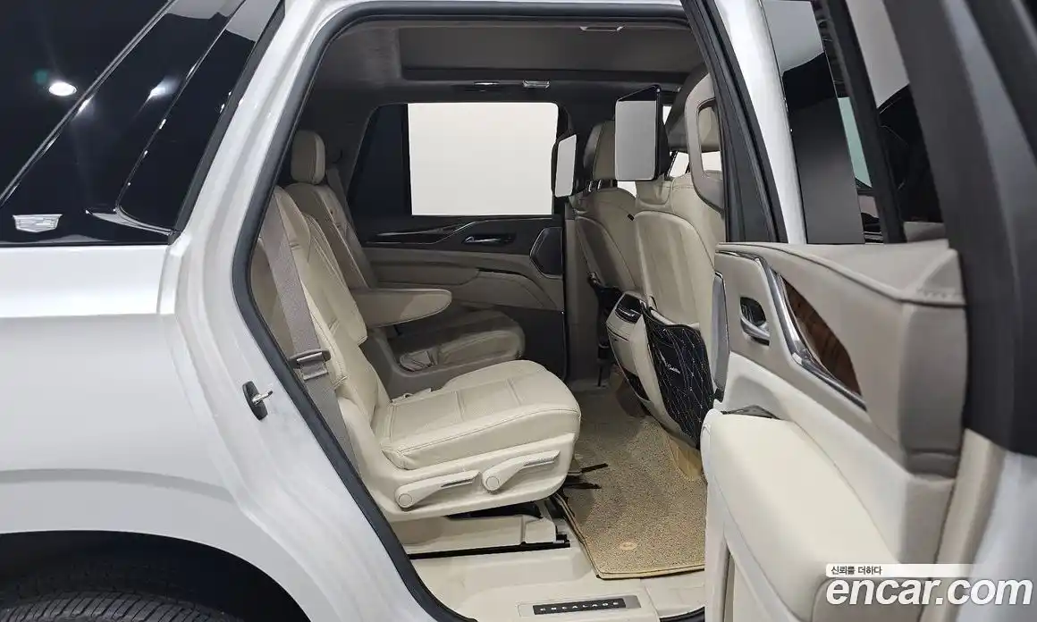 Cadillac Escalade 2023 6.2 автомат (гидро), фото 17 Cadillac Escalade 2023 6.2 автомат (гидро), фото 17