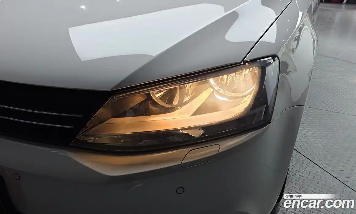 Volkswagen Jetta 2013 2.0 автомат (гидро), фото 8