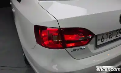 Volkswagen Jetta 2013 2.0 автомат (гидро), миниатюра 9