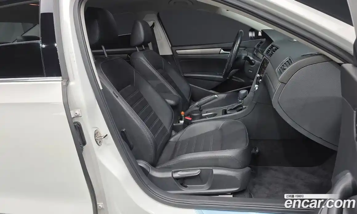 Volkswagen Passat 2015 1.8 автомат (гидро), фото 11