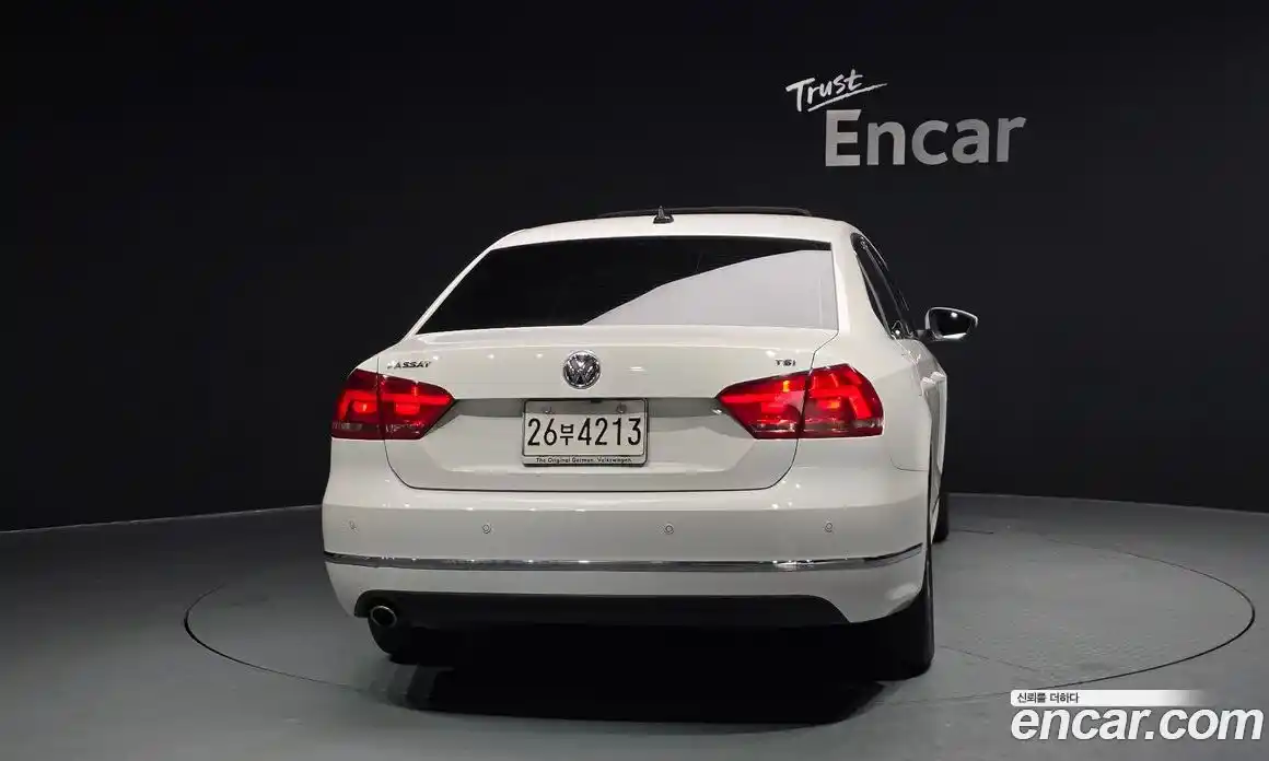 Volkswagen Passat 2015 1.8 автомат (гидро), фото 4