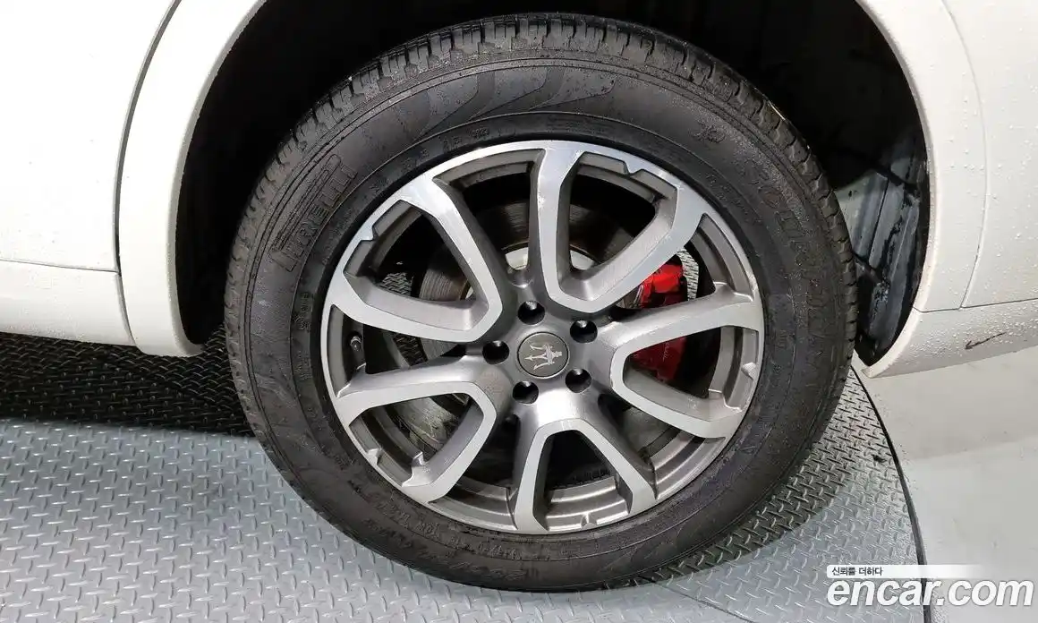 Maserati Levante 2018 3.0 автомат (гидро), фото 5 Maserati Levante 2018 3.0 автомат (гидро), фото 5