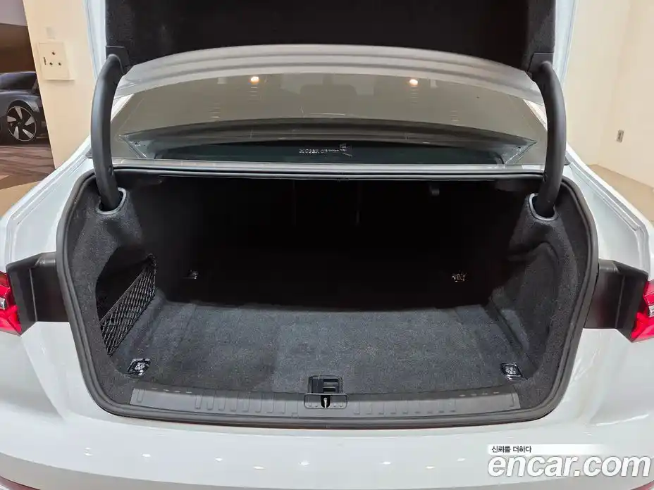 Audi A6 2023 2.0 автомат (гидро), фото 20