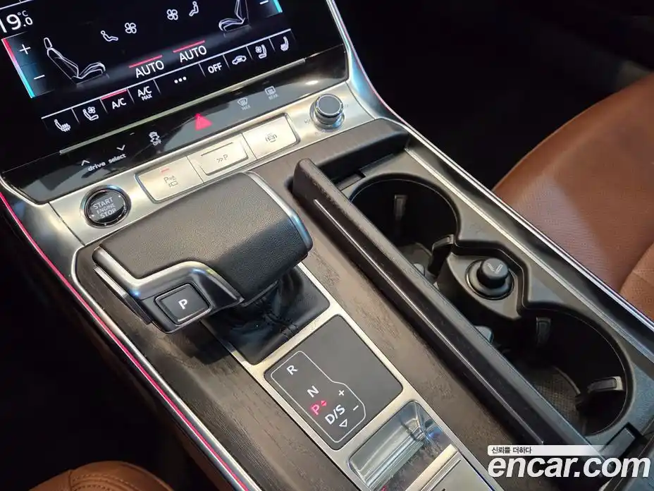 Audi A6 2023 2.0 автомат (гидро), фото 9
