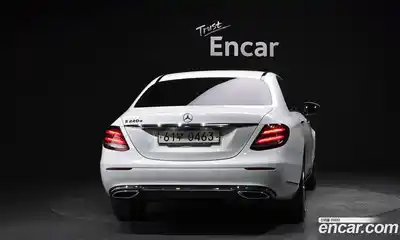 Mercedes-Benz E-Class 2016 1.9 автомат (гидро), миниатюра 3