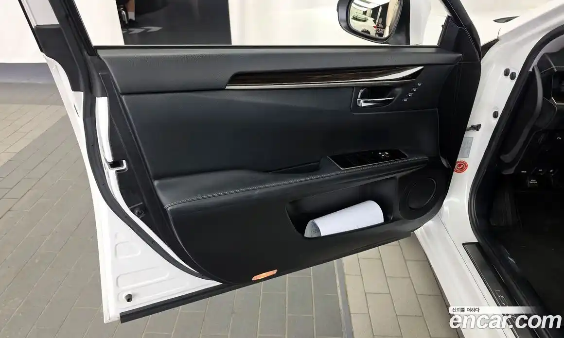 Lexus ES 2018 2.5 автомат (гидро), фото 14 Lexus ES 2018 2.5 автомат (гидро), фото 14