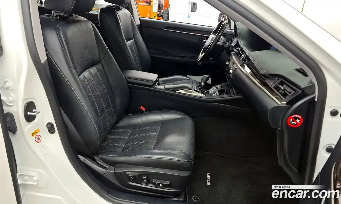 Lexus ES 2018 2.5 автомат (гидро), фото 16 Lexus ES 2018 2.5 автомат (гидро), фото 16