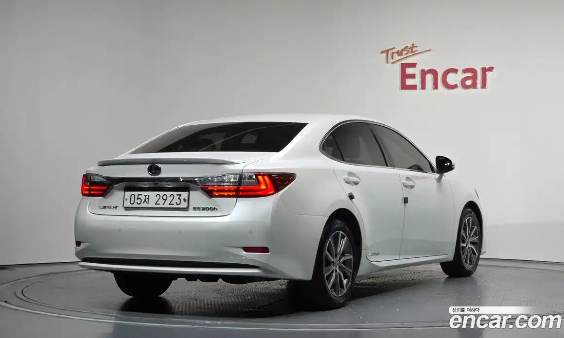 Lexus ES 2018 2.5 автомат (гидро), фото 2 Lexus ES 2018 2.5 автомат (гидро), фото 2