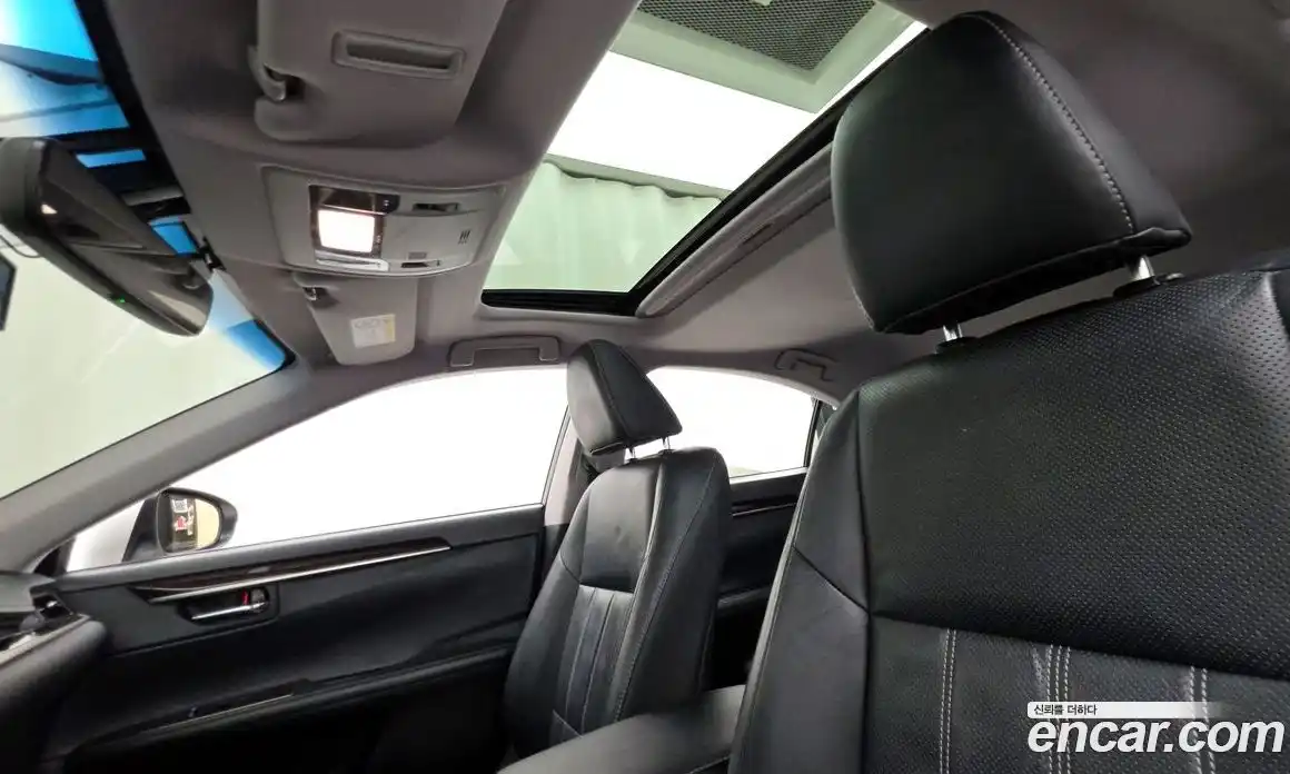 Lexus ES 2018 2.5 автомат (гидро), фото 24 Lexus ES 2018 2.5 автомат (гидро), фото 24