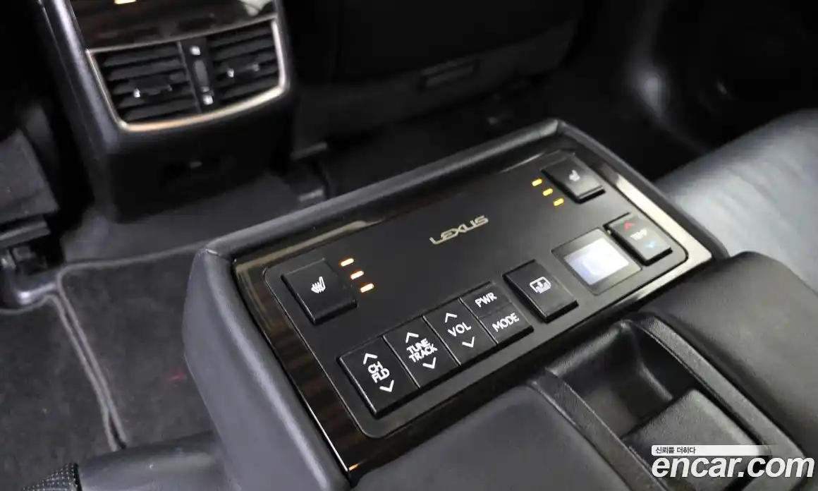 Lexus ES 2018 2.5 автомат (гидро), фото 25 Lexus ES 2018 2.5 автомат (гидро), фото 25