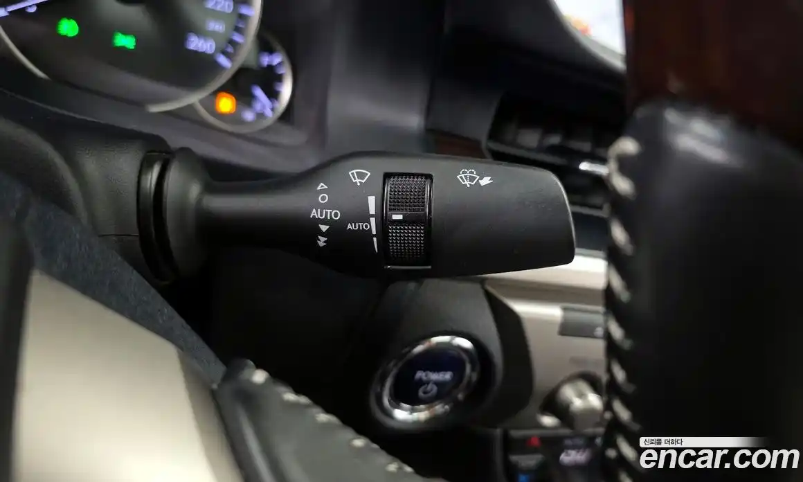 Lexus ES 2018 2.5 автомат (гидро), фото 28 Lexus ES 2018 2.5 автомат (гидро), фото 28
