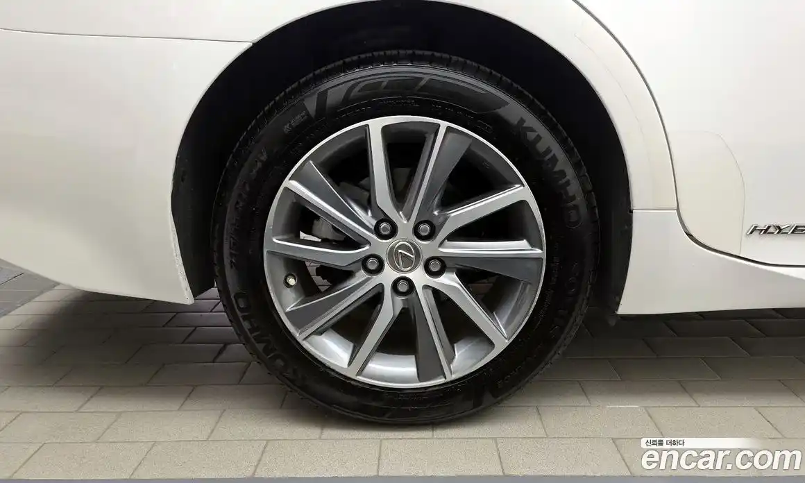Lexus ES 2018 2.5 автомат (гидро), фото 30 Lexus ES 2018 2.5 автомат (гидро), фото 30