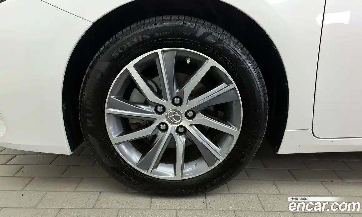 Lexus ES 2018 2.5 автомат (гидро), фото 31 Lexus ES 2018 2.5 автомат (гидро), фото 31