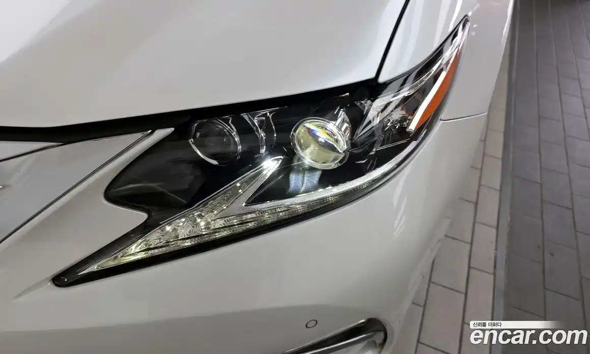 Lexus ES 2018 2.5 автомат (гидро), фото 5 Lexus ES 2018 2.5 автомат (гидро), фото 5