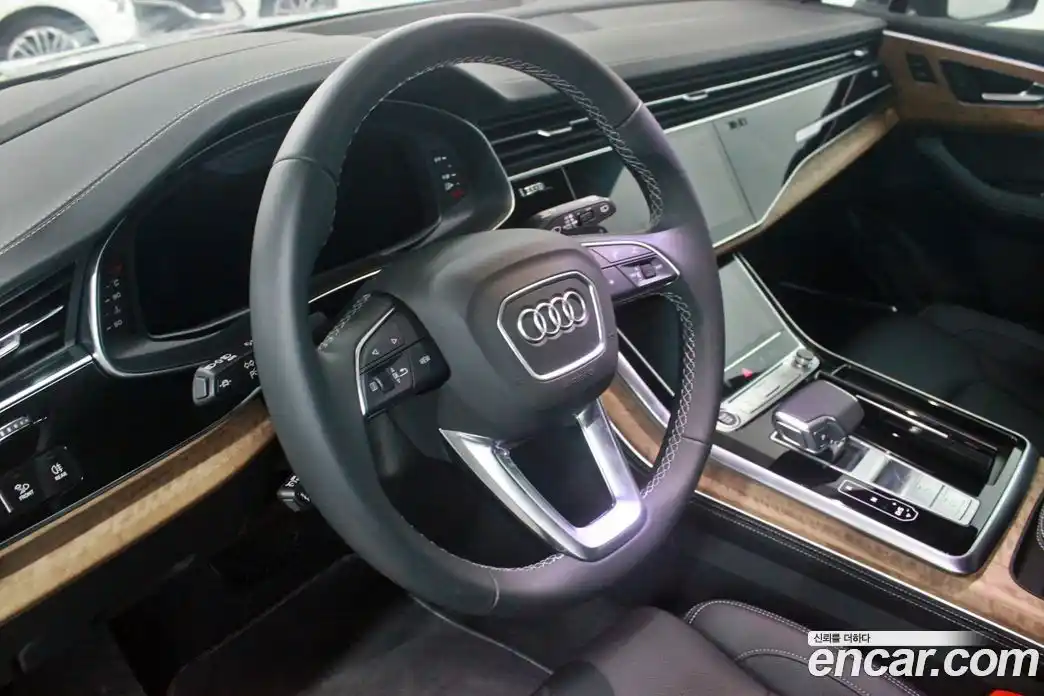 Audi Q7 2025 3.0 автомат (гидро), фото 12