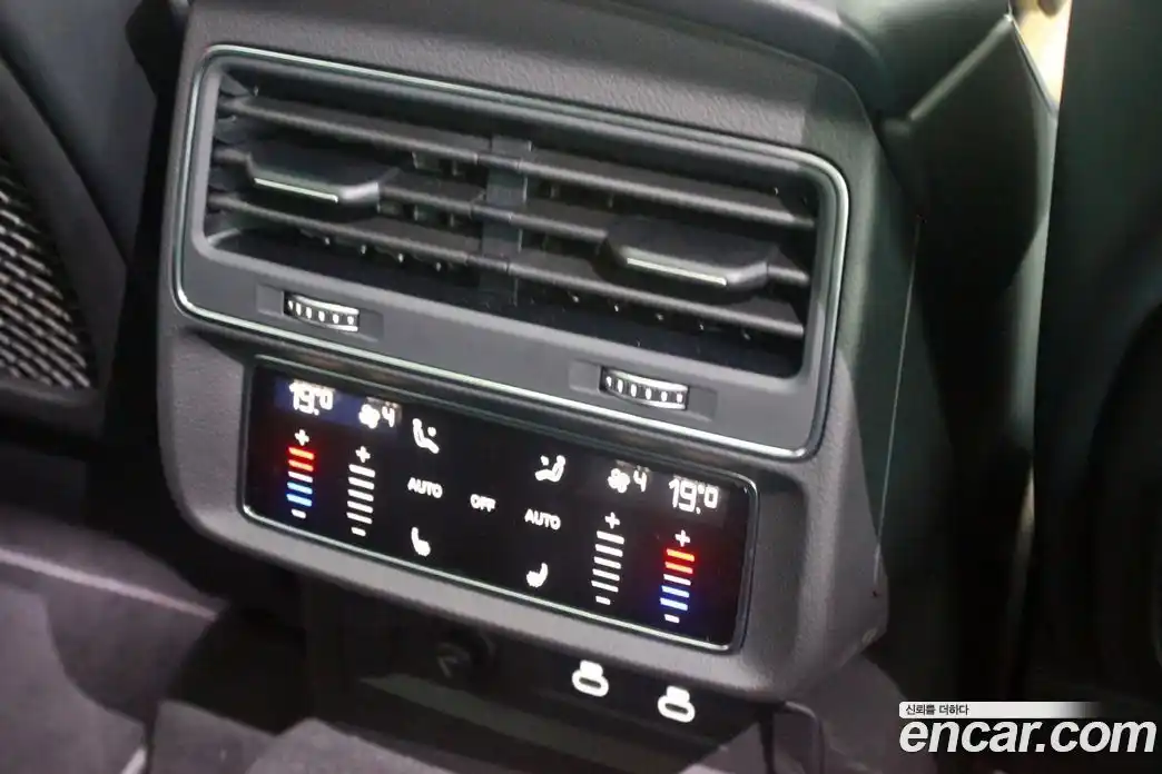 Audi Q7 2025 3.0 автомат (гидро), фото 15