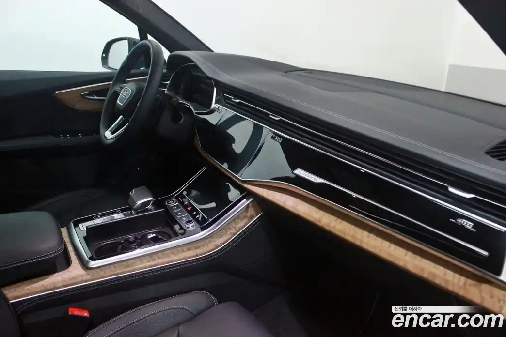 Audi Q7 2025 3.0 автомат (гидро), фото 17