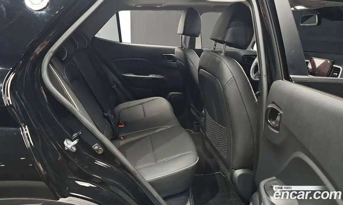 Hyundai Venue 2022 1.6 автомат (гидро), фото 16