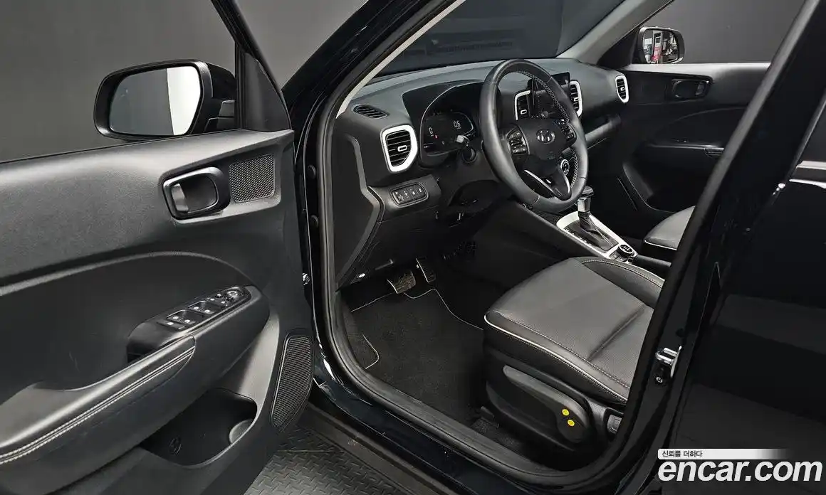 Hyundai Venue 2022 1.6 автомат (гидро), фото 17