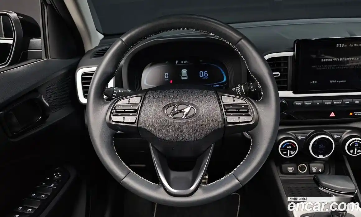 Hyundai Venue 2022 1.6 автомат (гидро), фото 19