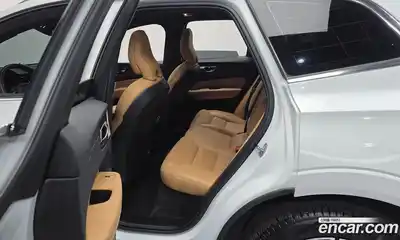 Volvo XC60 2019 2.0 автомат (гидро), миниатюра 11