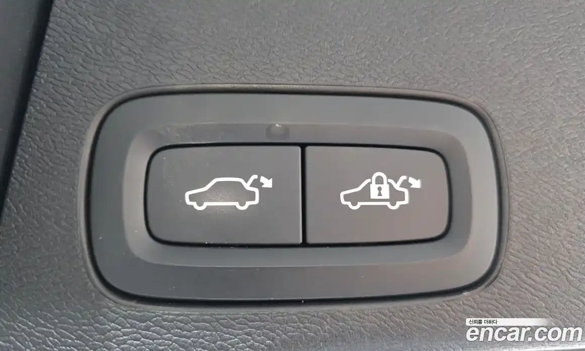 Volvo XC60 2019 2.0 автомат (гидро), фото 18