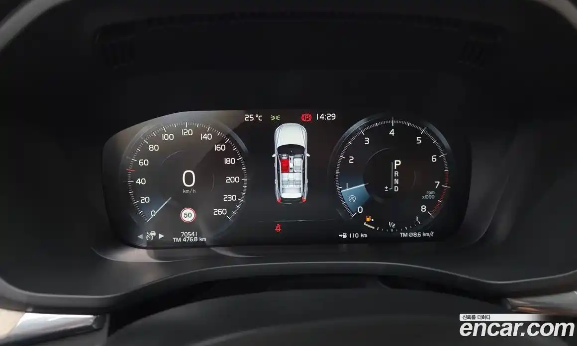 Volvo XC60 2019 2.0 автомат (гидро), фото 8